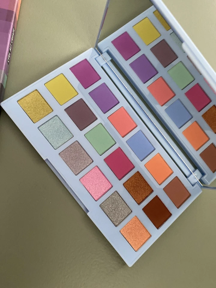 Sleek MakeUP Ctrl Alt Create Eyeshadow Palette - Image 4 of 4