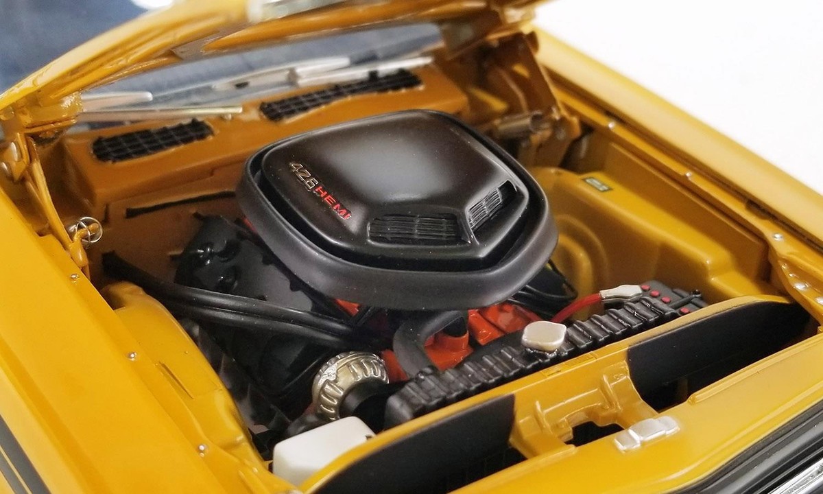 Acme 1971 Dodge Challenger R/T Hemi w/ Black Vinyl Top