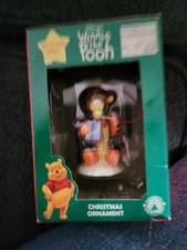 Winnie The Pooh Tigger With Present Christmas Ornament Original Box Moveable Arm