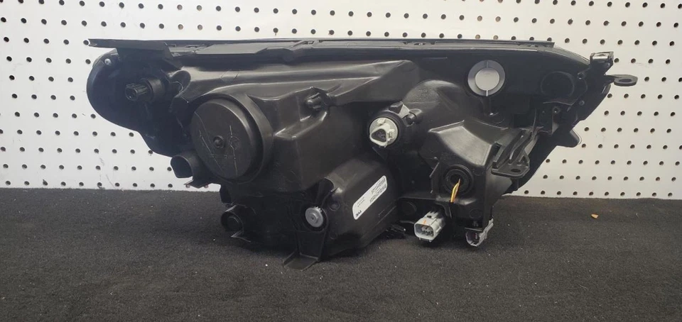 Driver Left Headlight LED Fits 16-18 RAV4 1665936 Foto 2 de 4