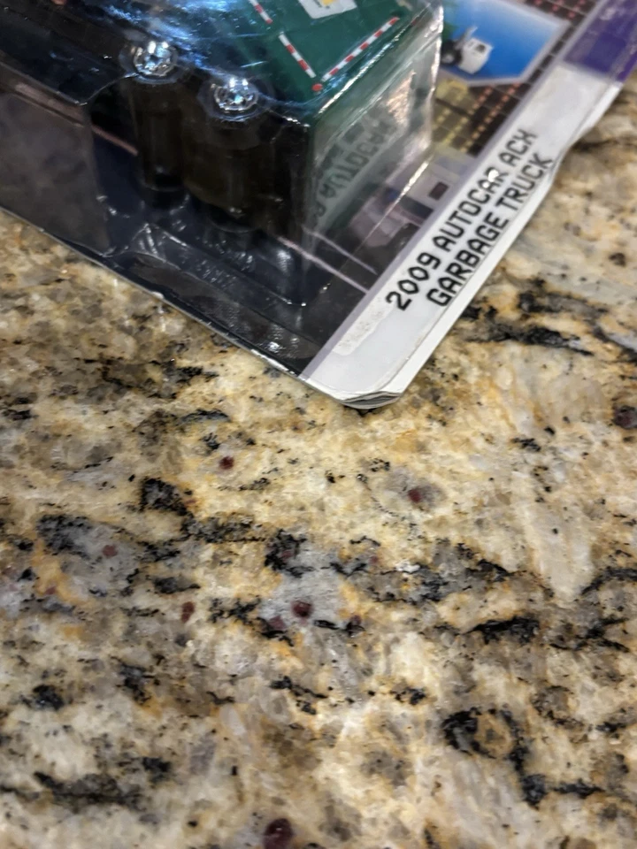 2009 Matchbox Working Rigs Waste Management WM AUTOCAR ACX Garbage Truck NIB - Image 2 of 4