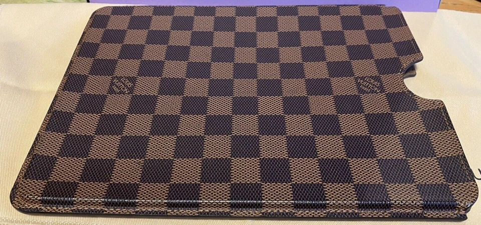 Authentic Louis Vuitton Hardcase iPad Air 2 RP:£315 12%OFF SALE:£277 🔥 - Image 4 of 4