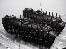 LEATHER GAUNTLET BULLETS AND RINGED . BLACK METAL...(MDLG0030)..... ANTAEUS