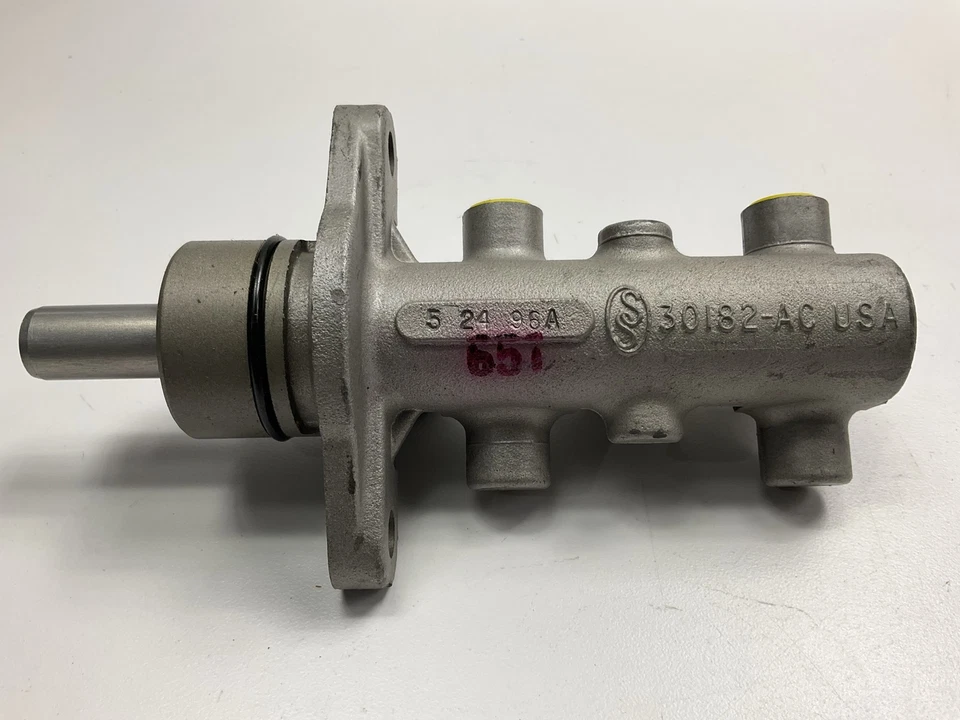 Cilindro maestro de freno Napa 390274 1995-2000 Metro, 1995-2001 Suzuki Swift Foto 3 de 4