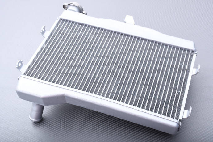 Radiateur eau type origine pour moto Yamaha MT-07 RM04 2014-2017 en aluminium noir