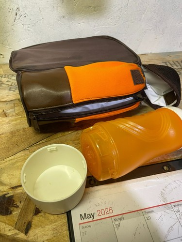 VTG Tupperware Insulated Lunch Bag Brown and Orange Zip Bottle - Picture 10 of 12