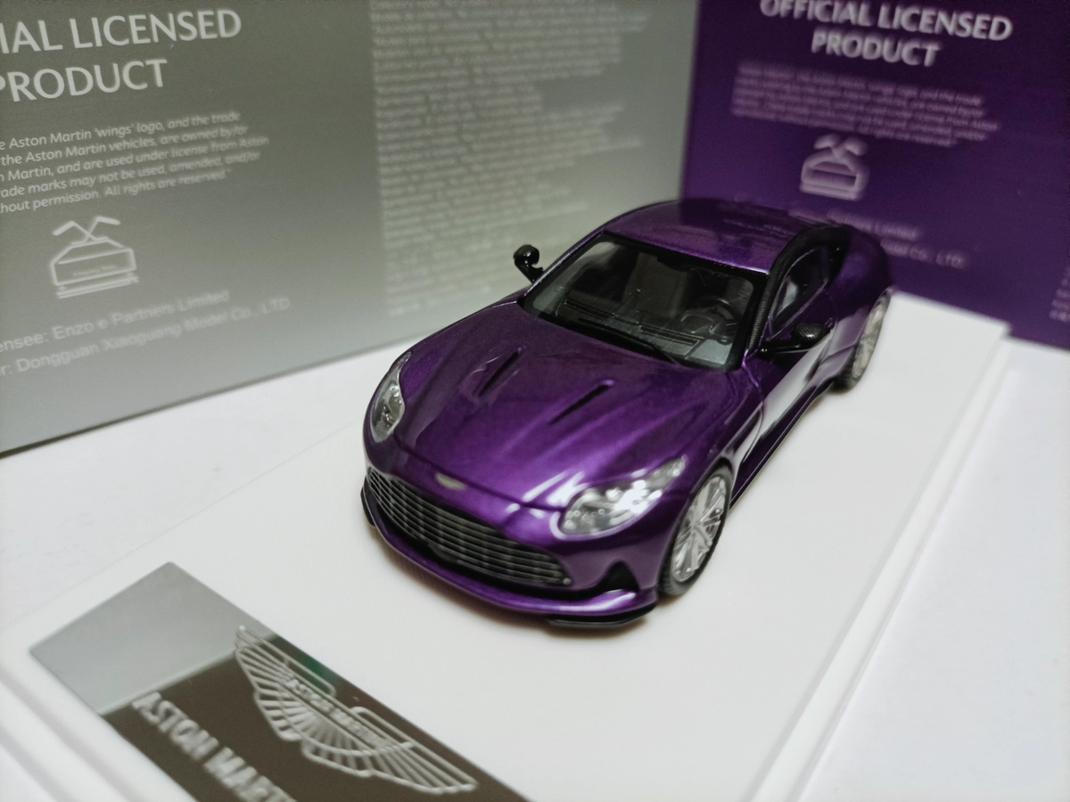 激レア】Aston Martin DB12 1/64オフィシャルミニカー 1/64