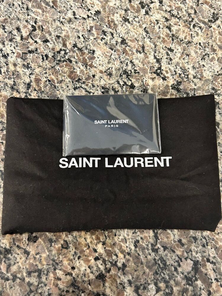 Yves Saint Laurent LouLou Materasso Chevron Spalla in pelle scamosciata media SPBSAL330438