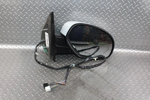 09-14 Yukon XL *SCUFFS* White Passenger Right RH Power Door Mirror Signal OE WTY