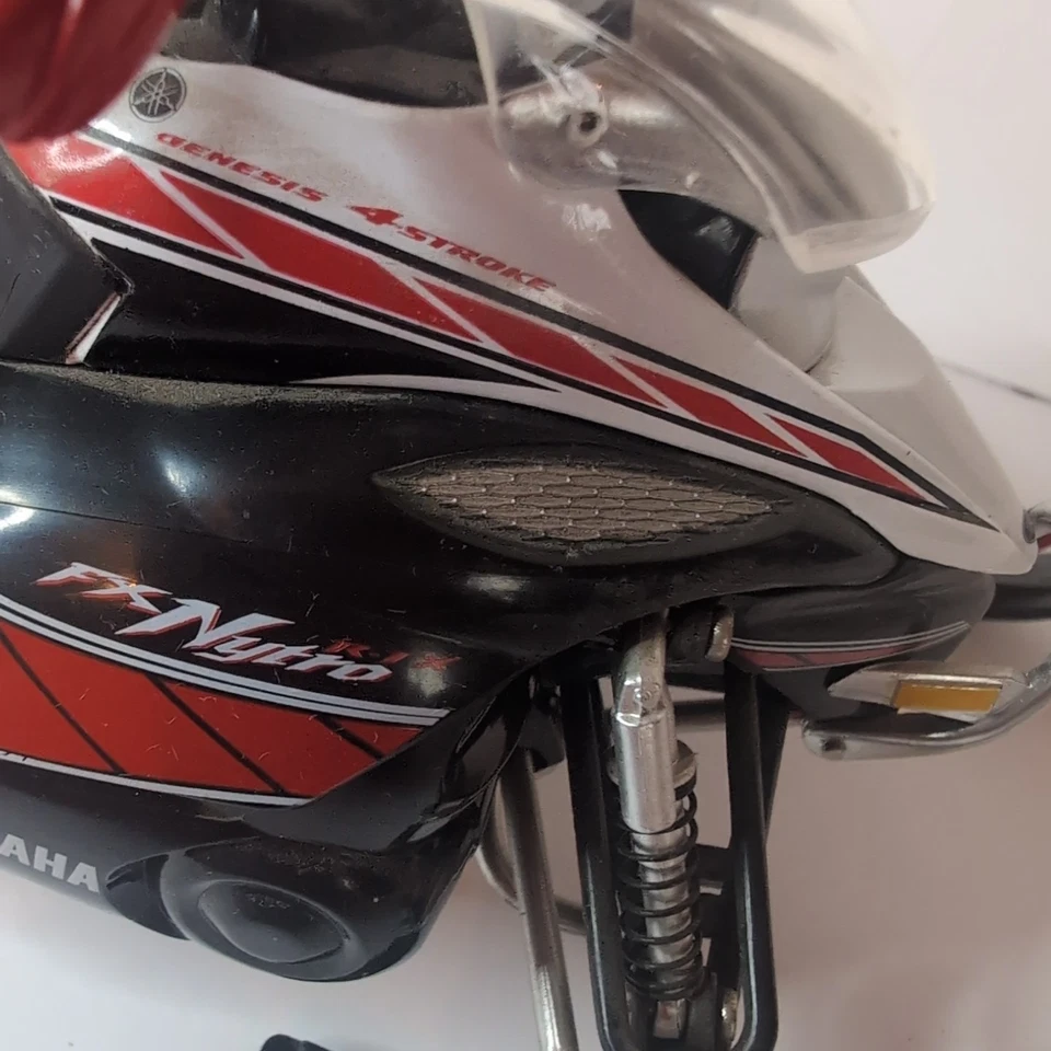 Moto de nieve diecast Yamaha FX 2008 escala 1:12 Foto 2 de 4