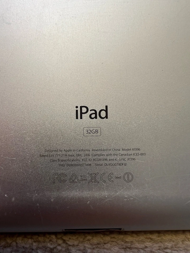 Apple iPad A1430 64GB And Apple iPad A1396 32GB - For Parts - Image 4 of 4