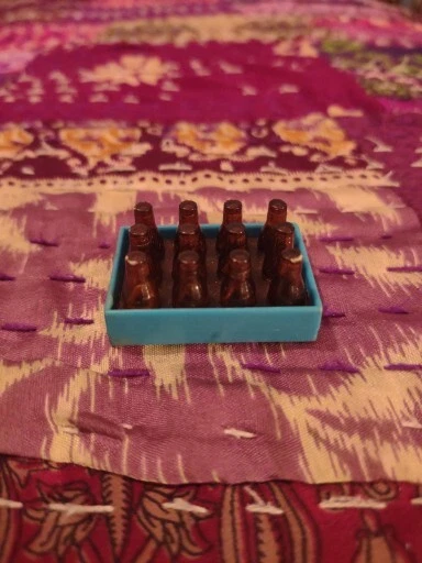 Blue Case with Brown Bottles Buddy L Japan Blue Case 1 1/2 x 1 1/16 Inches - Изображение 2 из 4