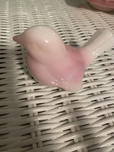 Lovely FENTON Art Glass Pink Rosalene Bird Figurine