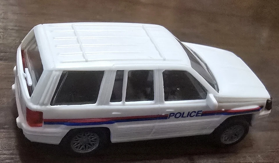 Jeep Cherokee Ho 2" Herpa Police escala 1:87 con luces de inserción rojas y azules SUV Foto 4 de 4