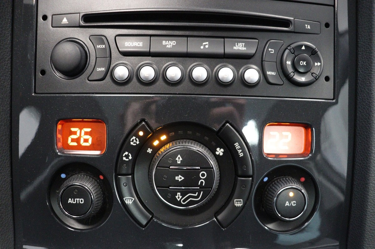 Peugeot 5008 1,6 e-HDi 114 Style ESG 7prs