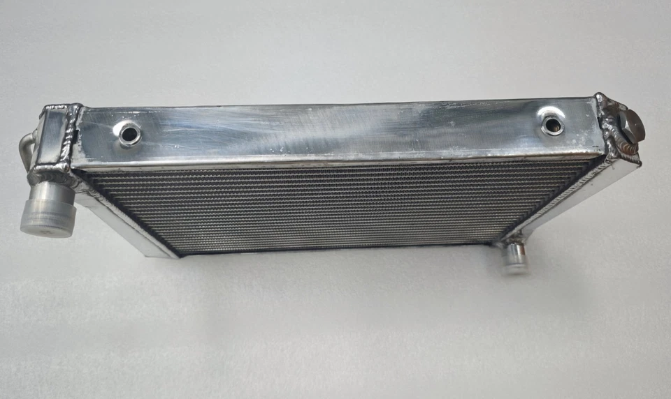 Radiador de aluminio apto para MG Midget 1275 MT 1967-1974 1968 1969 40 MM doble núcleo Foto 2 de 4