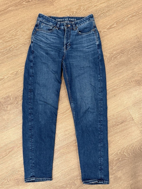 American Eagle Mom Jean Size 2