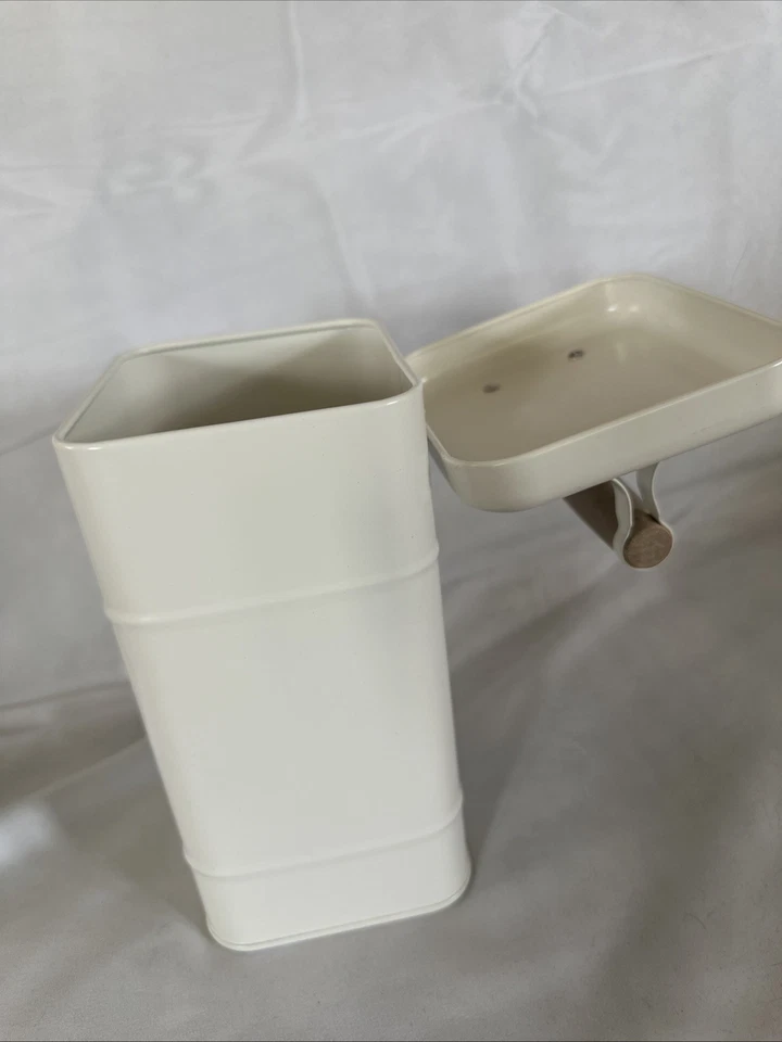 Contenedor con soporte para detergente para lavandería decoración estilo granja Better Homes 9,5 x 5 Foto 3 de 4