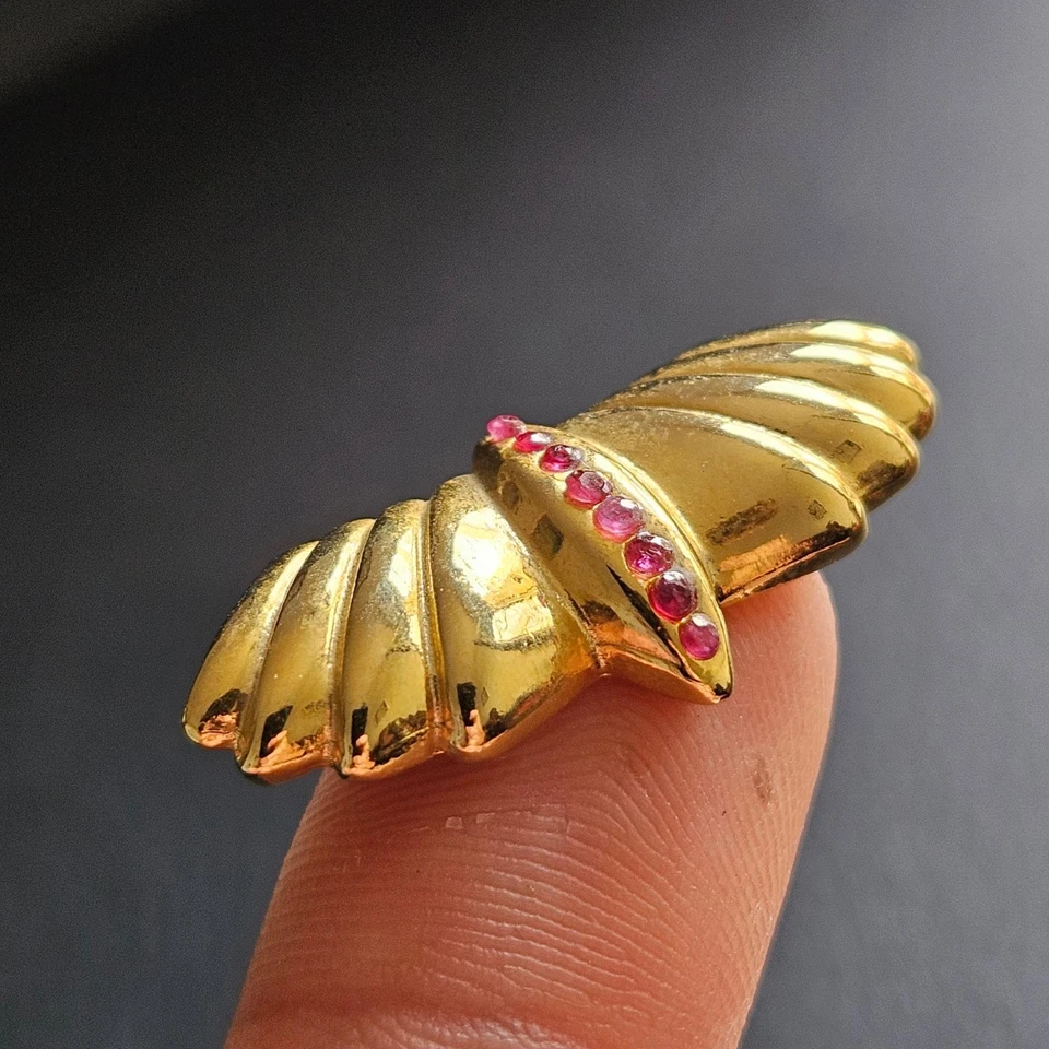 Pendentif aigle stylisé éventail doré bande de cristaux rouges bijou - Photo 3/4