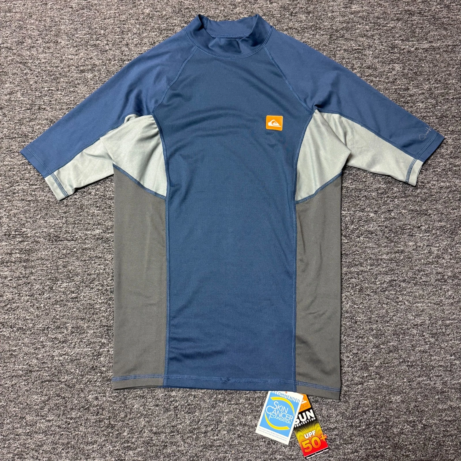 Quiksilver Rash Guard Sun Protection Surf Stretch T-Shirt Mens - Sz L Blue NWT