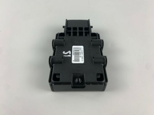 Lexus IS250 F-Sport Fuel Pump Control Module Unit 89571-34070-A - Picture 4 of 7