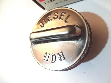 Nuevo de Lote Antiguo 1981-1986 GM Monte Carlo Caprice Impala Camión Regal Diesel Combustible Gas Tapa Foto 2 de 4