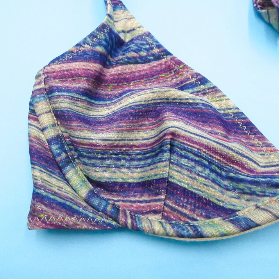 Top de biquíni Frankies biquínis listrado pequeno triângulo com fio Hailee Steinfeld - Imagem 3 de 4