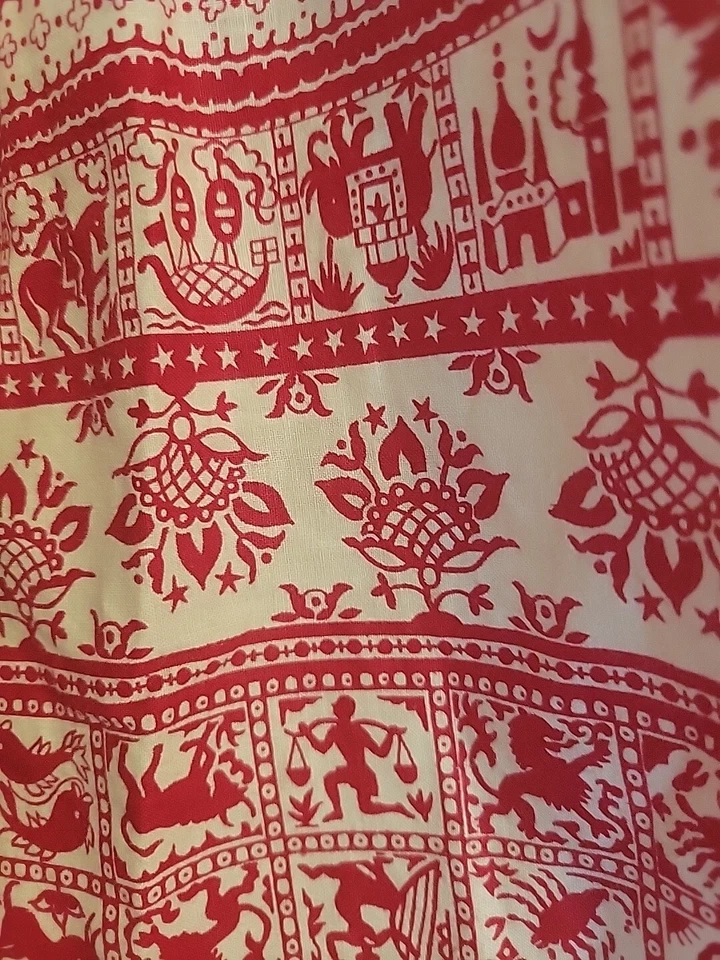 Saia Vintage Feita à Mão Estampa Astrologia do Zodíaco Creme Vermelho XXS - Imagem 3 de 4