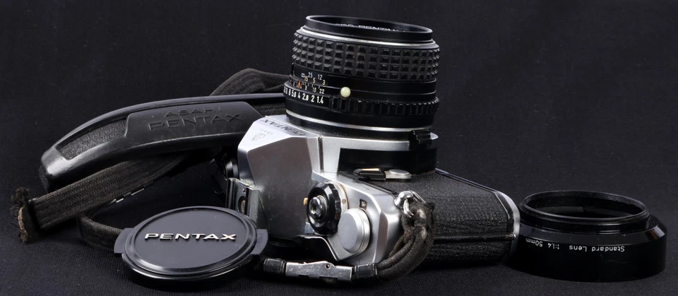 Pentax ME Chrome 35mm Film SLR c/w smc Pentax-M 50mm f/1.4 Lens Kit - Image 2 of 4