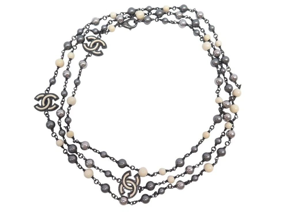 Collier Sautoir Perles Blanches Nacrées Vintage Années 80 – Longueur 140 Cm – Occasion