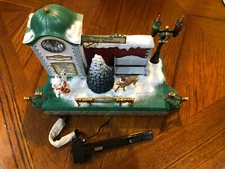 Brand New Very RARE New Bright Holiday Express Dillards BEARS Train Station!