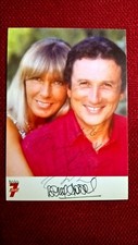 Autogramme von Dany Saval & Michel Drucker, Farbbild-Karte, Postkartengr&ouml;&szlig;e