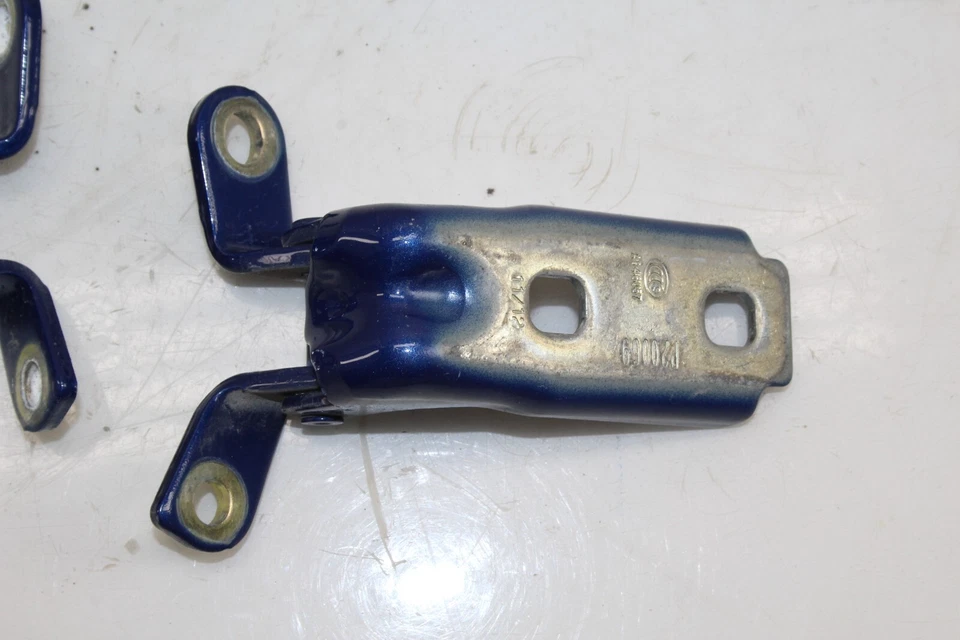 Juego de bisagras de puerta delantera derecha Cadillac CT4 2020-2022 OEM Foto 4 de 4