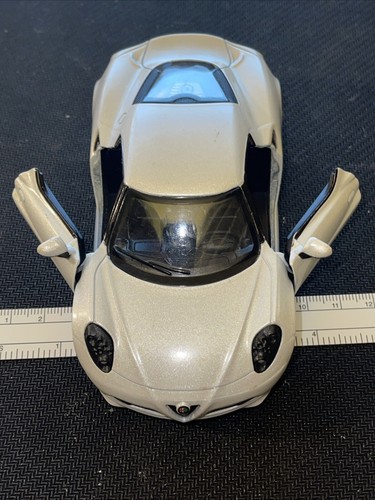 2013 Alfa Romeo 4C White 5" Diecast Model Pullback 1:32 Kinsmart Loose - Picture 10 of 13