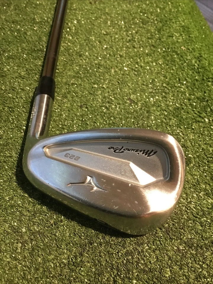 Mizuno Pro 223 Jr. Pitching Wedge (PW)Regular Recoil ES 760 Pure Graphite 34.25” - Image 2 of 4