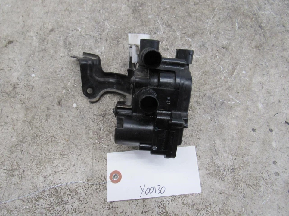 09 Toyota Prius coolant water flow valve hybrid inverter pump aux auxiliary OEM - Image 2 of 4