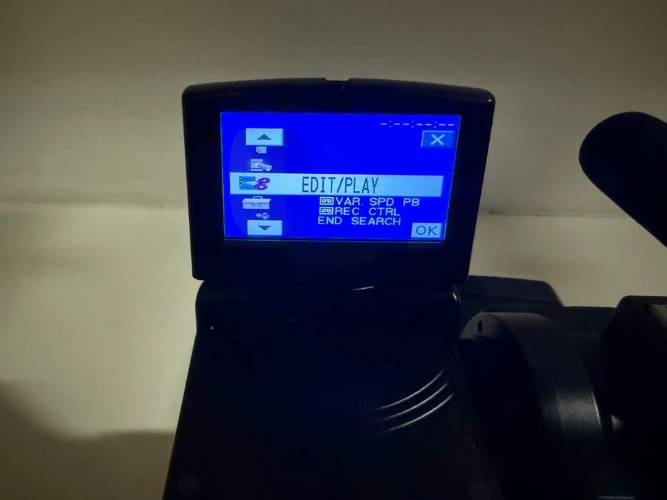 Sony HVR-HD1000U Camcorder 6.1 Megapixels Full Set - In bag - Image 4 of 4