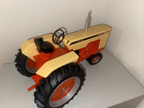 Scale Models Case 730 Comfort King 1/8 Scale Tractor 100 Pennsylvania Farm Show - Picture 6 of 7