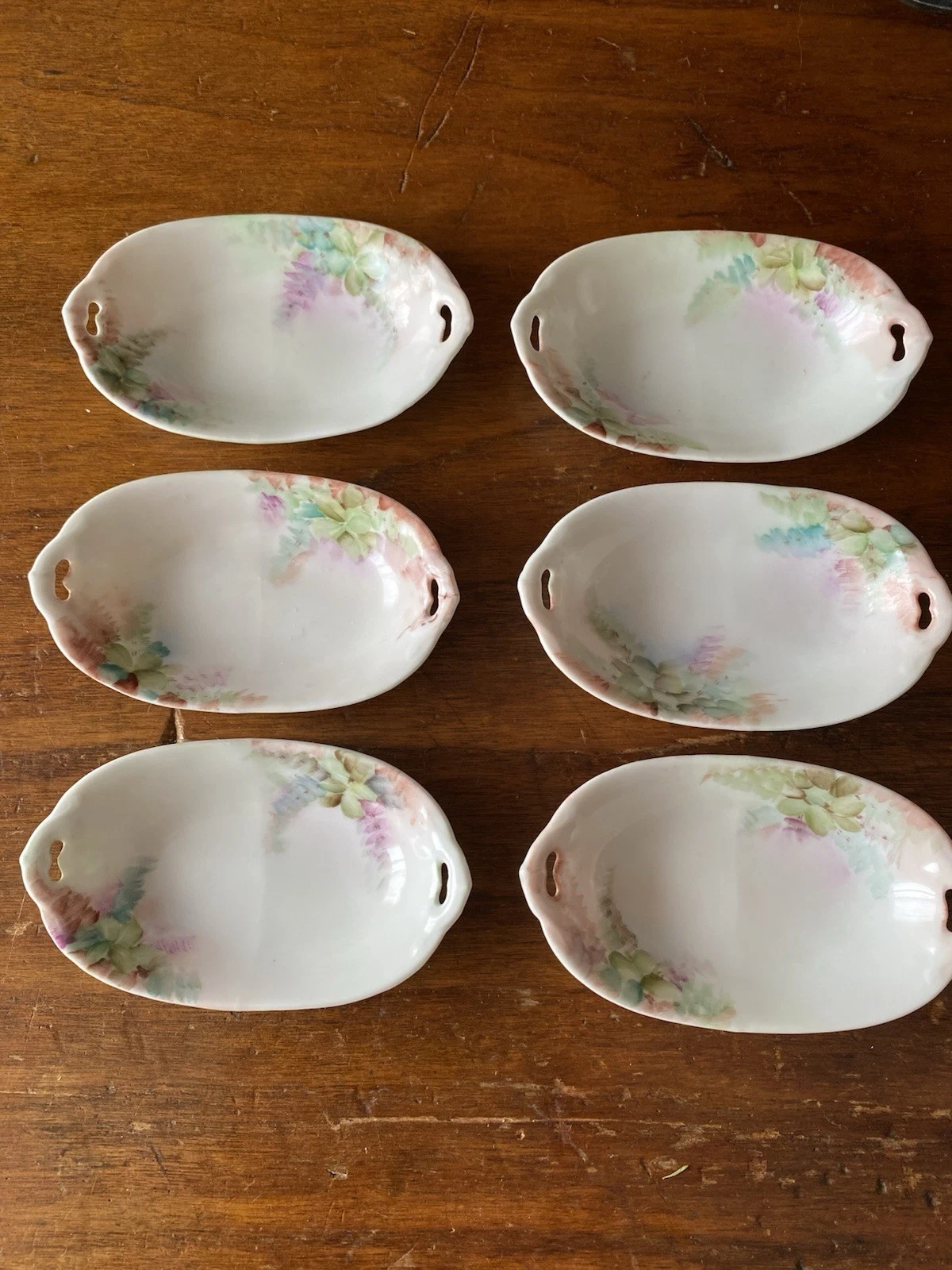 6 Antique VTG BARVARIA Oval Butter Pat Dishes Salt Nut Cellars Trinkets Trays
Opens in a new window