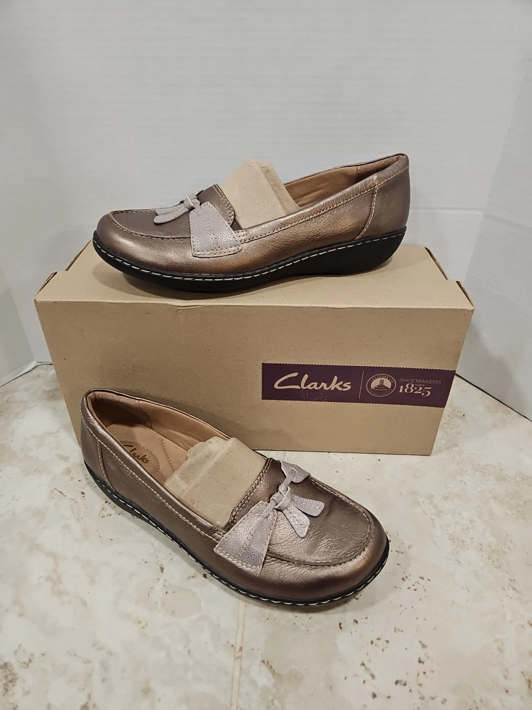 Mocassini Clarks Collection donna oro metallizzato frange cravatta accento comfort 10M