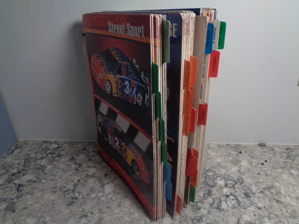 2001 TRAXXAS DEALER CATALOG / SERVICE MANUAL NITRO AND ELECTRIC CARS - Image 2 of 4