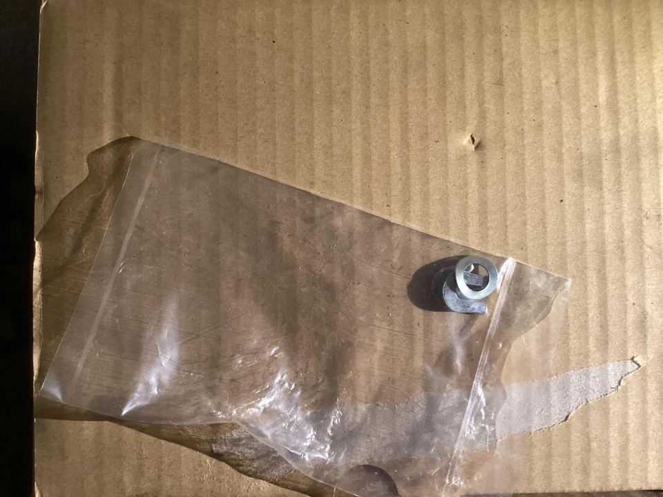 Zapatas de freno originales OEM NUEVAS Subaru 26694AG000 2000-2009 LEGACY OUTBACK Foto 3 de 4