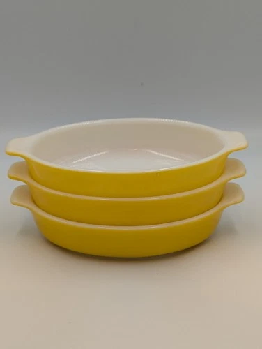 VINTAGE PYREX #700 Yellow 10oz Au Gratin Casserole Dish Set Of 3