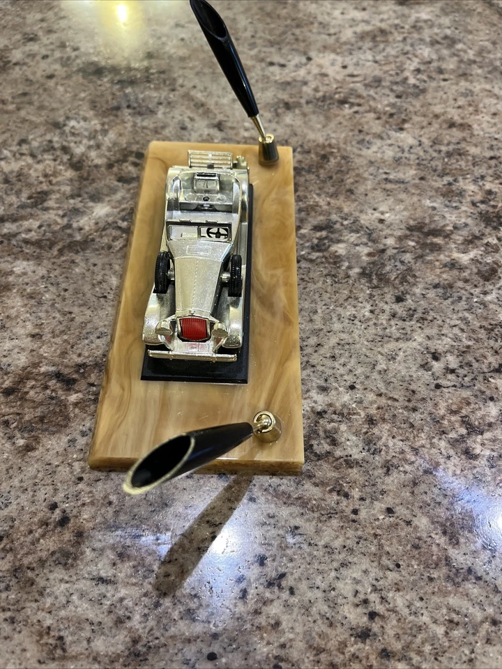 MATCHBOX - GIFTS BY LESNEY -(DESK TOP) DOUBLE PEN STAND - 1930 PACKARD VICTORIA - Image 3 of 4