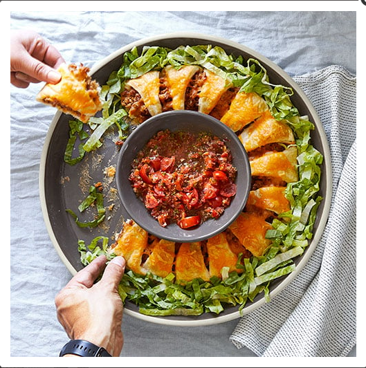 pampered chef:Stoneware Chip & Dip Set-freeship