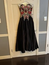 Dress Blondie Nites Embellished Embroidered Black Prom Dress: Size 1