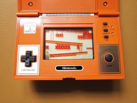 NINTENDO Donkey Kong Game and Watch in Excellent Condition (DK-52) 1982