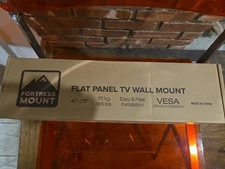 VESA Universal Flat Screen TV Wall Mount