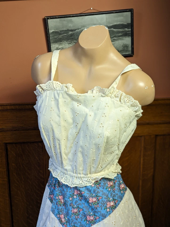 Vintage 1970s Blue Floral Romantic Cottagecore Sleeveless Maxi Prairie Dress - Image 4 of 4