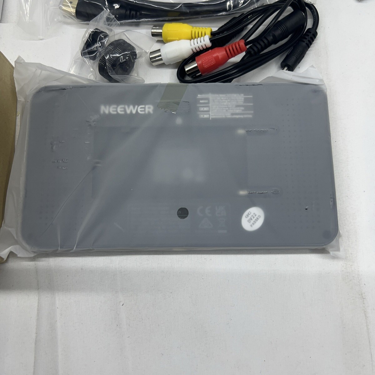 NEEWER F400 PRO 6 Inch Camera Field Monitor, Waveform